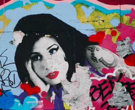 El 23 de julio hará una década que Amy Winehouse nos dejó, pero ya varios lanzamientos empiezan a poner de actualidad su enorme talento.