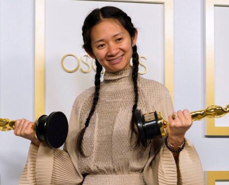 Chloé Zhao, la ganadora indiscutible en los Oscar 2021