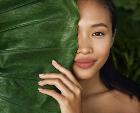 El maquillaje vegano busca introducir la cosmética natural en la rutina de belleza