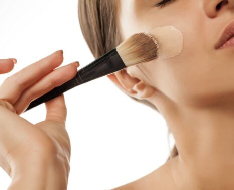 Bases de maquillaje con ácido hialurónico perfectas para hidratar tu piel
